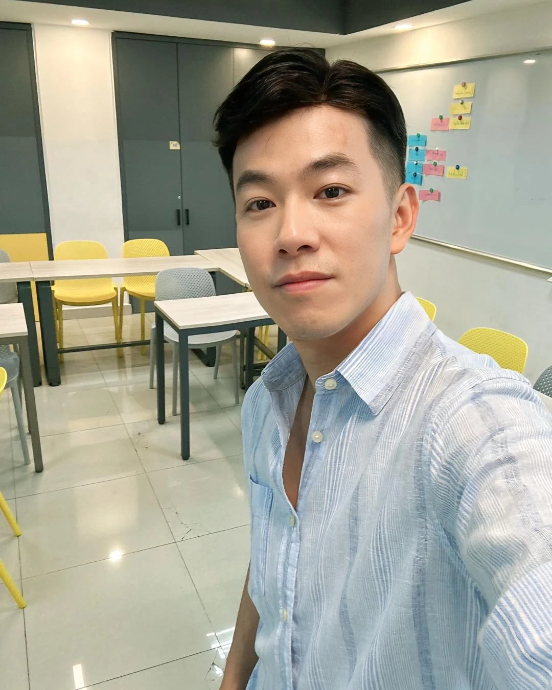 Hồ Trung Dũng trong vai trò thầy giáo dạy tiếng Đức