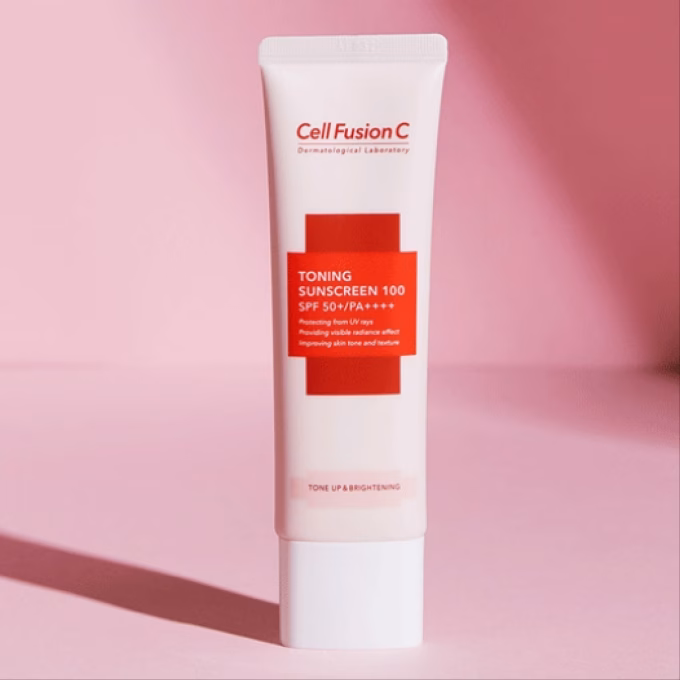 Cell Fusion C Toning Sunscreen SPF50+/PA++++: Khả năng kiềm dầu vượt trội, lý tưởng cho những cô nàng có làn da dầu hoặc hỗn hợp. Giá tham khảo: 249.000 đồng