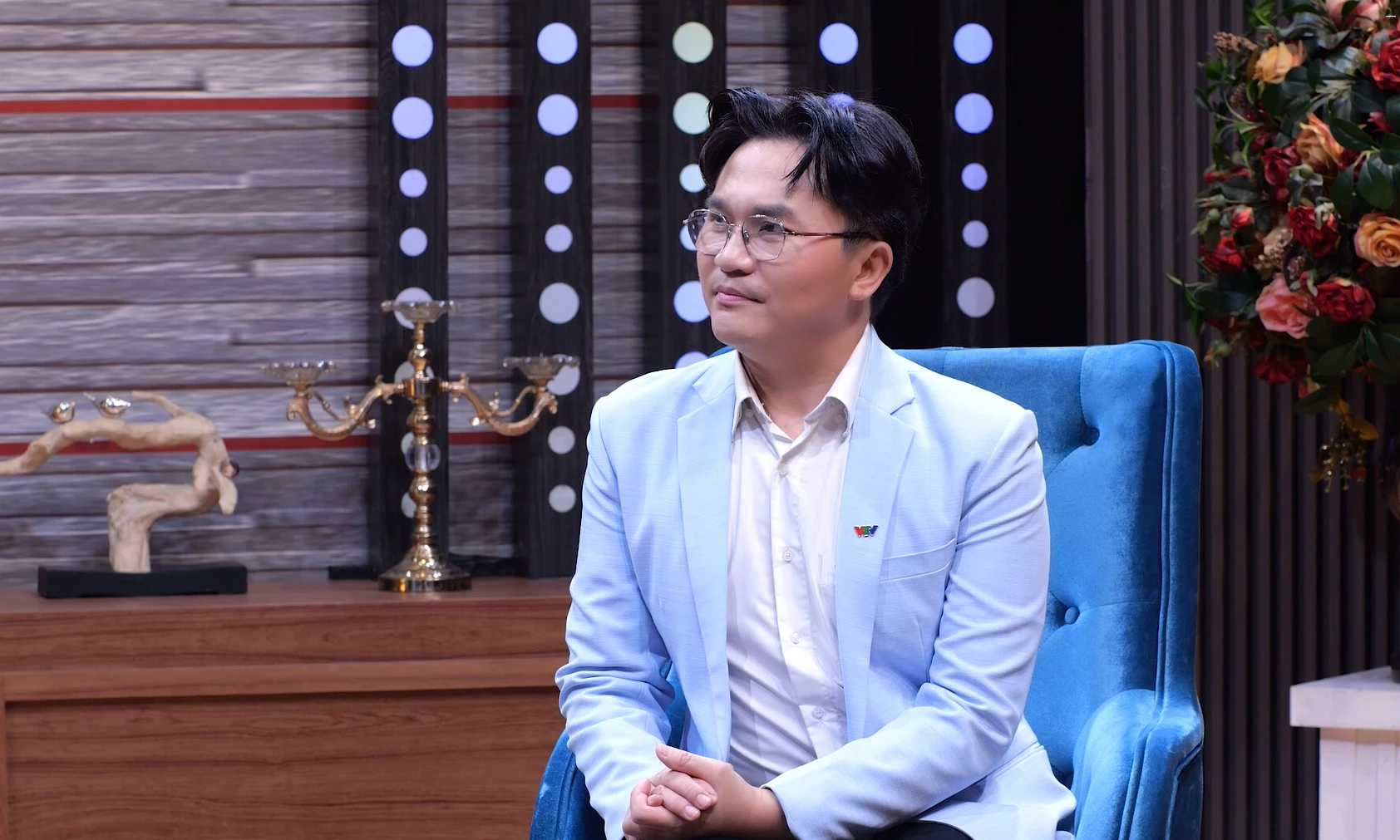 MC Đại Nghĩa bày tỏ sự thán phục trước cách ứng xử thông minh và đầy bao dung của bà Diễm trong đời sống vợ chồng.