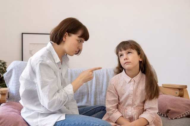 Môi trường căng thẳng do quát mắng khiến trẻ mất tự tin và hạn chế khả năng sáng tạo