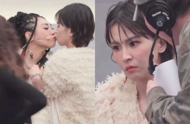 Khoảnh khắc Tăng Bái Từ bị nhân viên chương trình nhắc nhở vì thói quen skinship quá mức với đồng nghiệp. Ảnh: Sina.