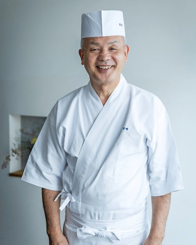 Đầu bếp Hiromitsu Nozaki - người truyền cảm hứng về chế độ ăn lành mạnh từ dưa chuột.
