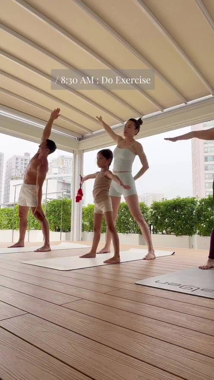 Gia đình Hồ Ngọc Hà xây dựng lối sống khỏe mạnh thông qua việc tập luyện cùng nhau.
