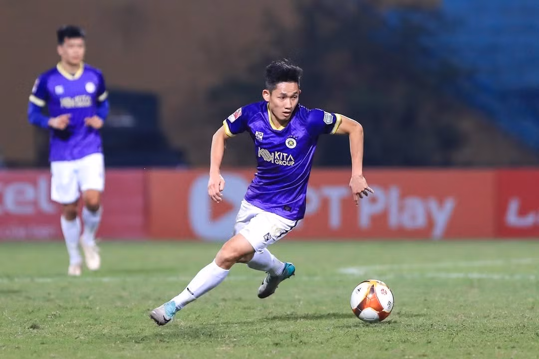 Hai Long phung phí cơ hội ghi bàn, góp phần vào sự bế tắc của hàng công Hà Nội FC