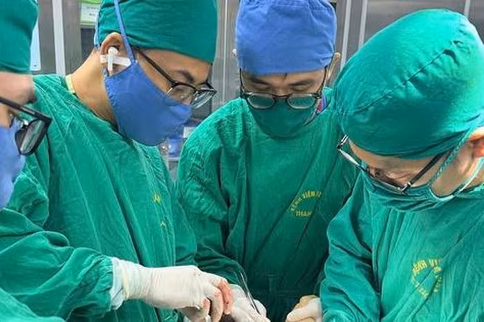Kỳ tích nối cẳng tay đứt rời tại Thanh Hóa: Cuộc đua 6 giờ nghẹt thở
