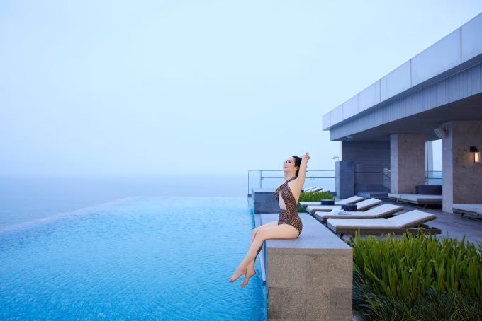 Ăn uống lành mạnh, chăm vận động và giữ thái độ sống tích cực, lạc quan là chìa khóa để Giáng My trẻ đẹp quên thời gian.