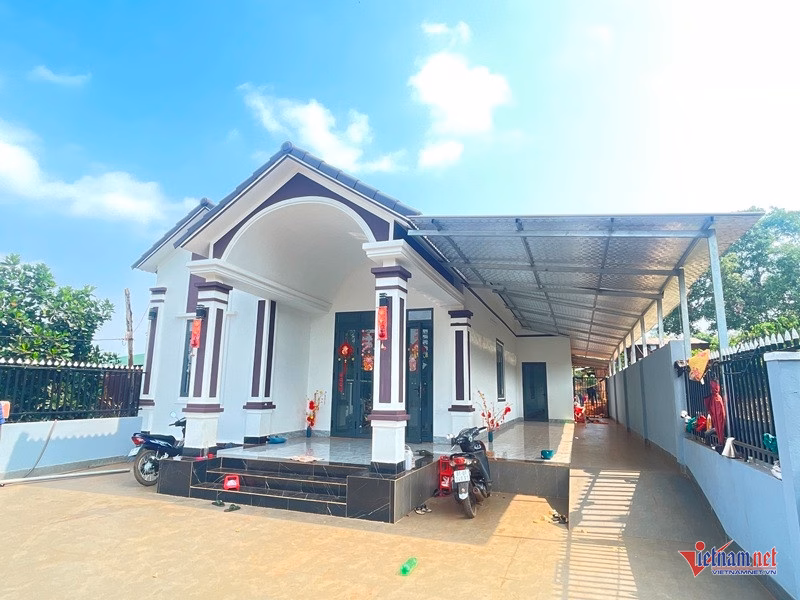 Ngôi nhà trị giá khoảng 1 tỷ đồng của gia đình chị Kpuih H’Yem là minh chứng cho sự thành đạt trên vùng đất mới