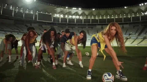 Shakira tái hiện phong cách trình diễn rực lửa trong sản phẩm âm nhạc mới nhất dành cho World Cup 2026 (Ảnh: News).