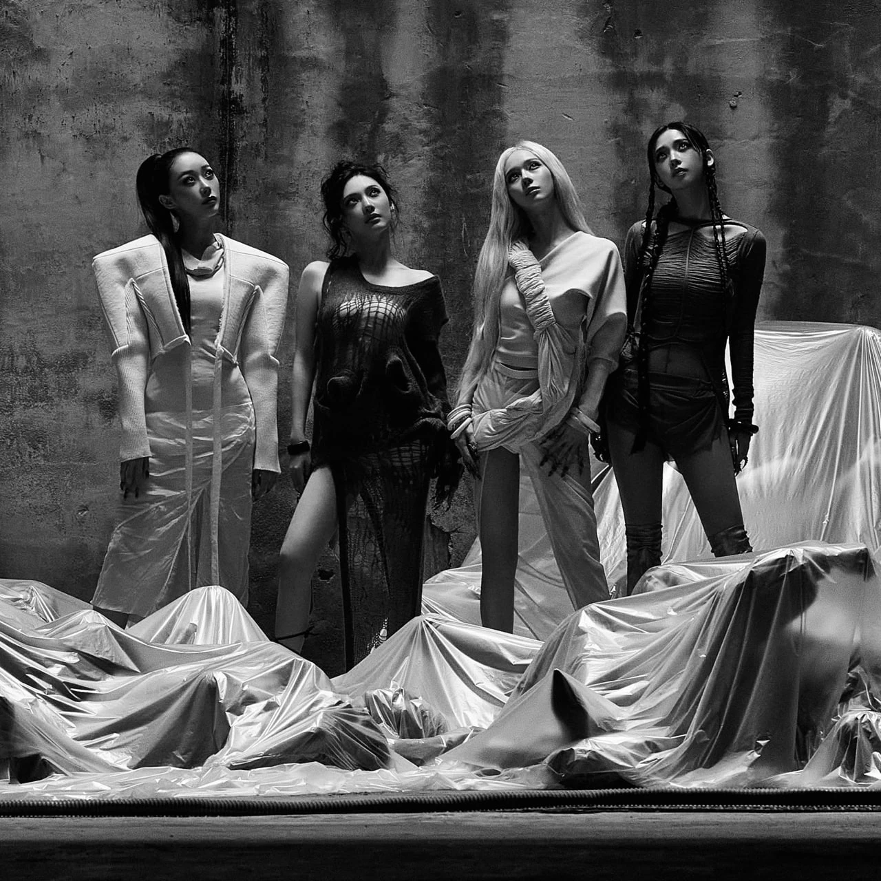 Sự kết hợp giữa nhóm và G-DRAGON đang được chờ đợi hơn bao giờ hết